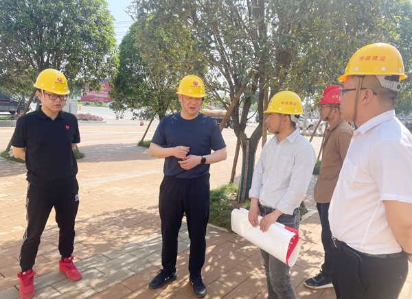 徐旭前往洛陽(yáng)東路綜合改造工程開(kāi)展五一期間檢查慰問(wèn)工作6002.jpg