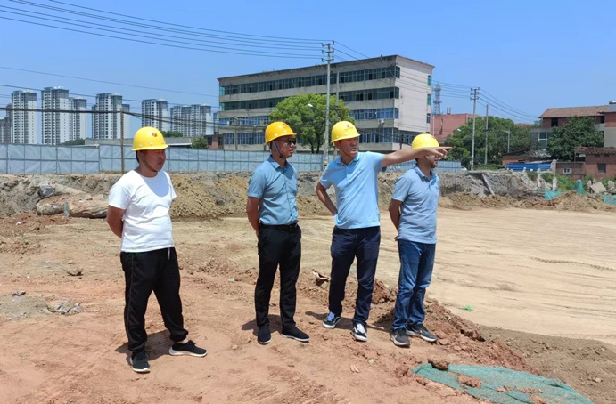 黎德義到廣州路東延工程、昌東三路道路建設(shè)工程開展安全質(zhì)量檢查