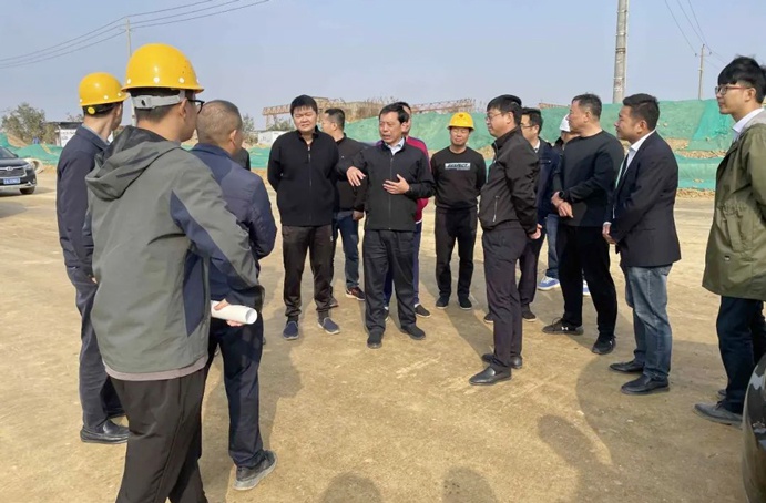 市政公用集團(tuán)萬義輝深入朱橋東路綜合管廊及基礎(chǔ)設(shè)施建設(shè)工程、昌東三路道路建設(shè)工程檢查指導(dǎo)
